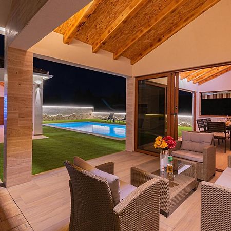 Вілла Casa Del Sol Dubrava  Екстер'єр фото