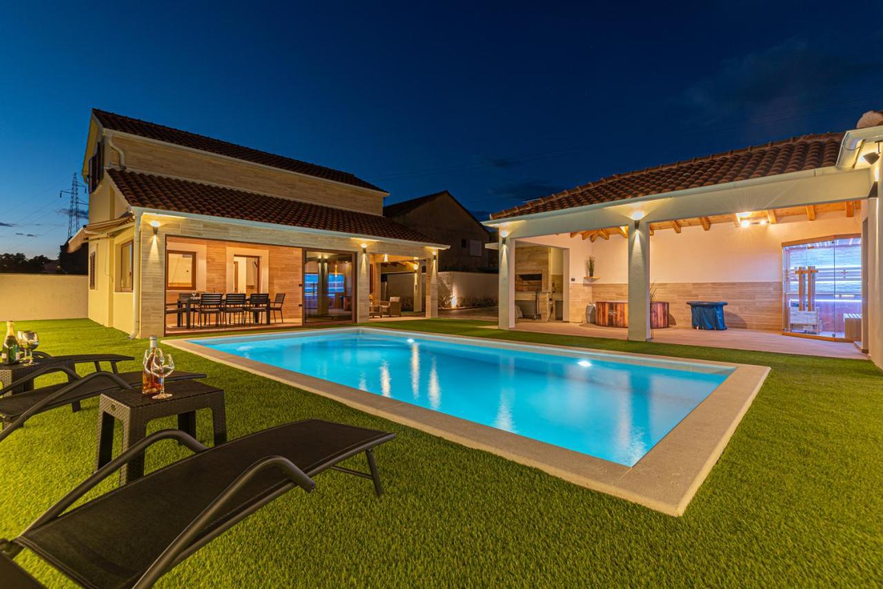 Вілла Casa Del Sol Dubrava  Екстер'єр фото